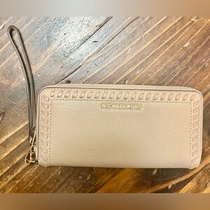 Michael Kors Zip Wristlet Wallet – Light Beige / Nude